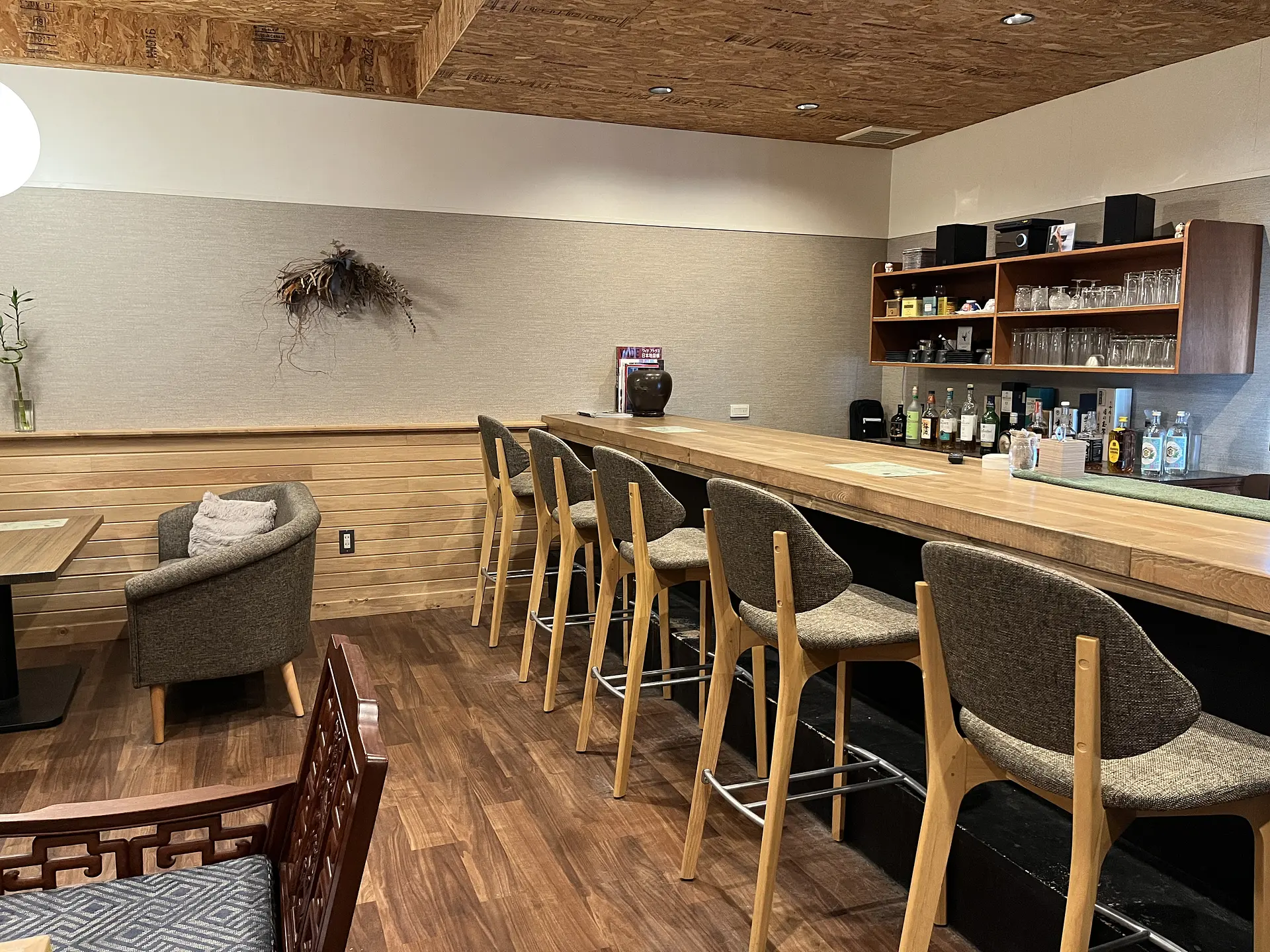 【提供】歩々清風(店内).jpg
