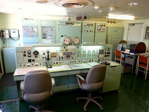 150611TT08無線通信室全体.jpg