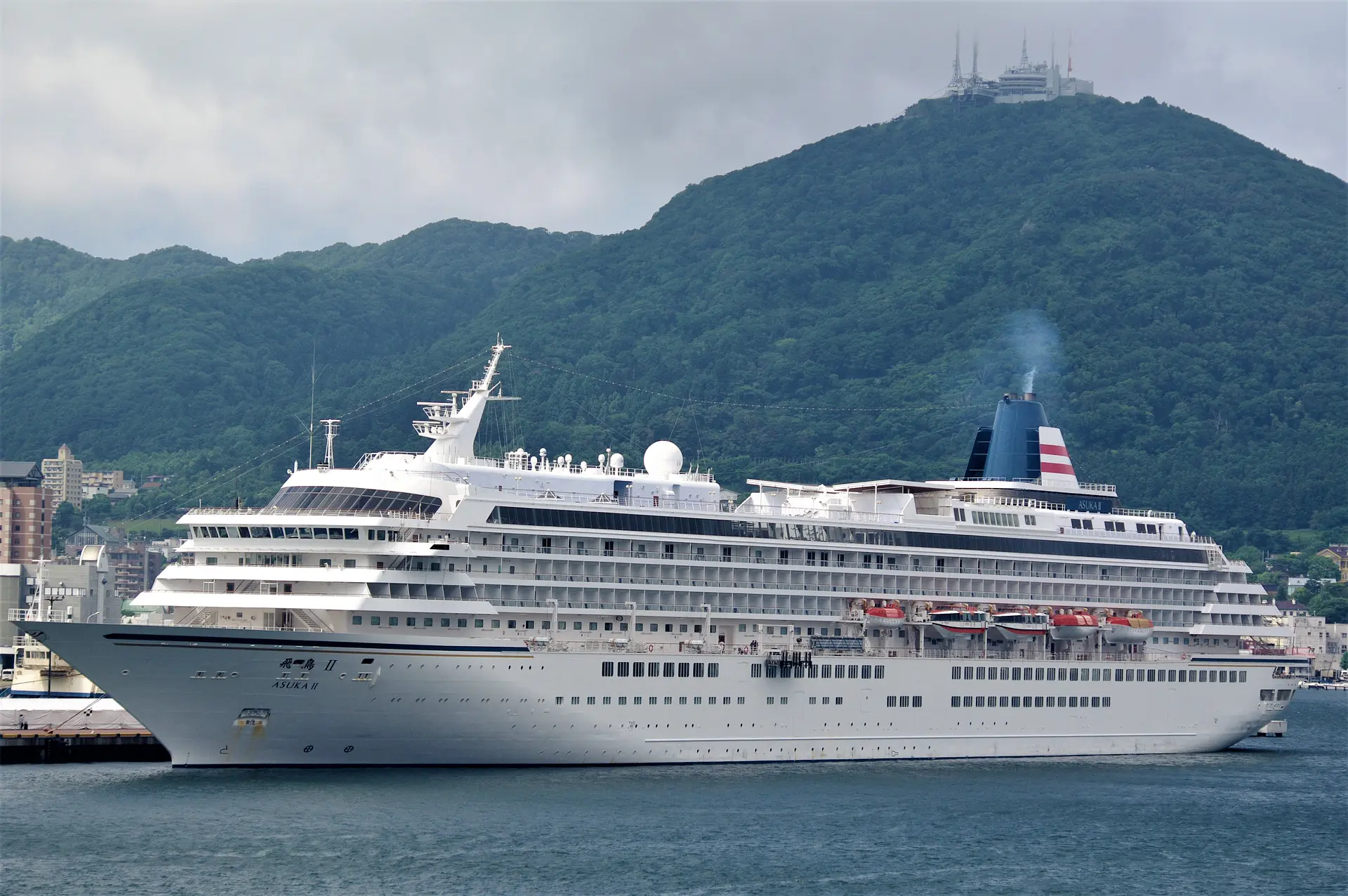 クルーズ客船で函館へ、港と市内観光案内 | 特集一覧 | はこぶら