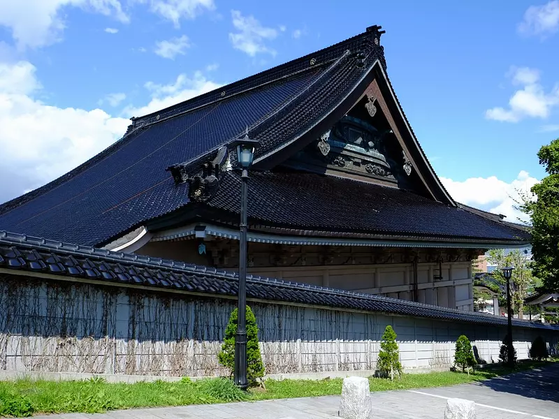 Higashi_Honganji-Temple_Hakodate_Branchi.jpg