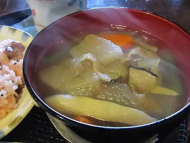 函館の正月料理「くじら汁」を味わう