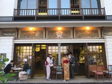 函館名物「バル街」で、歴史的建造物を巡る